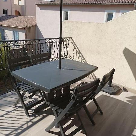 Studio Meuble Climatise Avec Terrasse Draguignan Luaran gambar